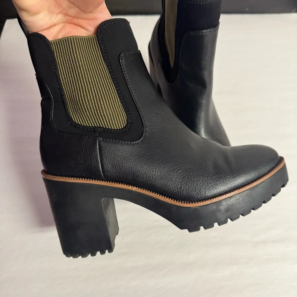 Good Day Black Platform Ankle Boots Chinese Laundry